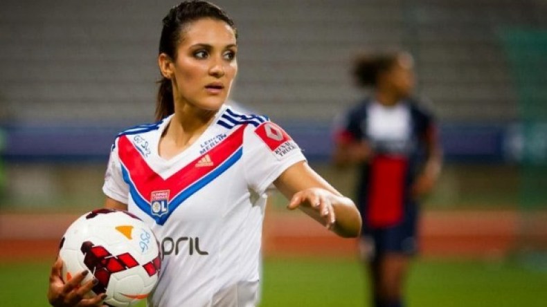 بسكرية على خطى “زيزو”.. مجد الكرة الفرنسية تحت أقدام الجزائريين!