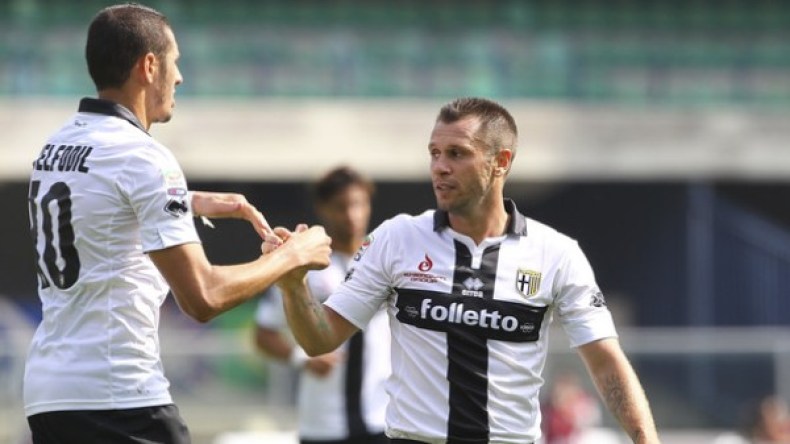 بلفضيل وغزال لا يتقاضيان أجريتهما وفريقهما بارما عوقب