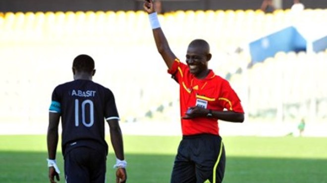 الغاني “لامبتي” حكما لمباراة الجزائر ومالي