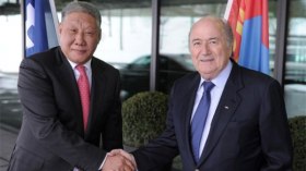 الفيفا توقف رئيس اتحاد الكرة المنغولي بسبب رشوة لمسؤول قطري