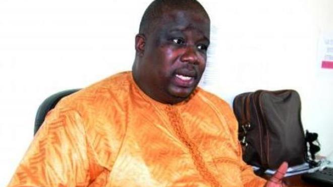 وزير سنيغالي يدعو إطارات اتحاد الكرة إلى الرحيل