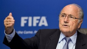 بلاتر: تكرار منتخب اليد القطرية في كرة القدم ممنوع