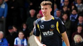 ورطة لاعب إنجليزي تشبّه بالنّساء