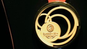 عدّاءة ناميبية تنهي سباقا بطريقة “سينمائية”!