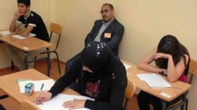 سيدة تترشح رفقة ابنتها وسجين يريد البكالوريا رقم 11 في حياته