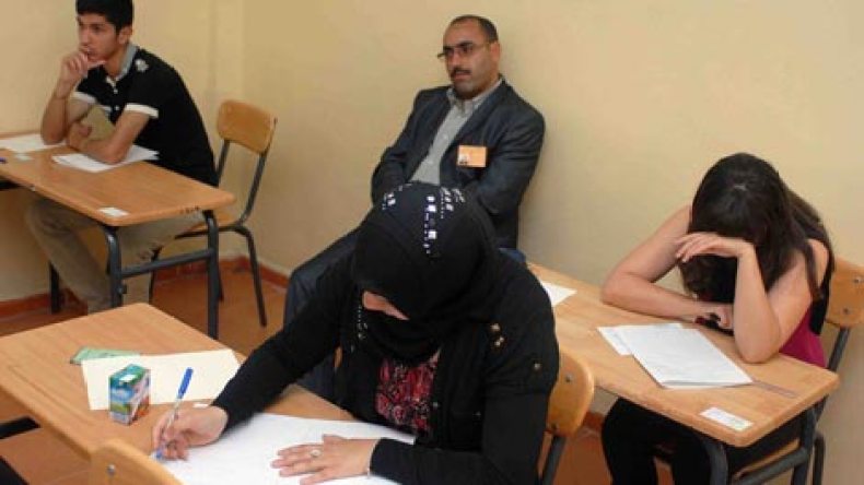 سيدة تترشح رفقة ابنتها وسجين يريد البكالوريا رقم 11 في حياته