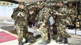 Gaïd Salah supervise un exercice de tirs réels dans la 4ème région militaire