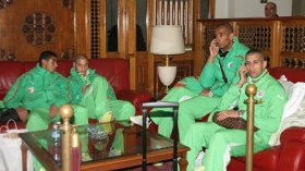 لاعبو “الخضر” يجمعون على أفضلية التنقل المبكر إلى جنوب إفريقيا