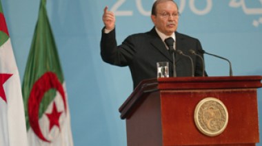 Algerian President Bouteflika called on World Bank experts to make economic diagnosis