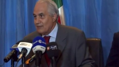 وزير الداخلية يحمل البلديات مسؤولية المشاكل التي يعاني منها المواطن