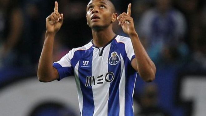 توتنهام ثالث فريق يريد ضم براهيمي