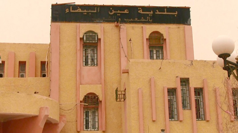 رئيس بلدية عين البيضاء أمام العدالة بتهمة التحريض