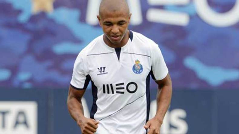 براهيمي يغيب عن تدريبات بورتو