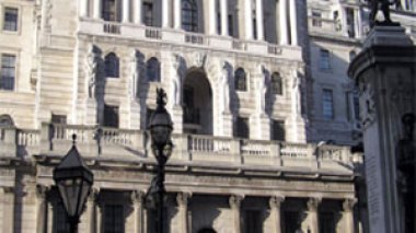 Crise financière: la Banque d'Angleterre pourrait injecter plus de 60 milliards d'euros