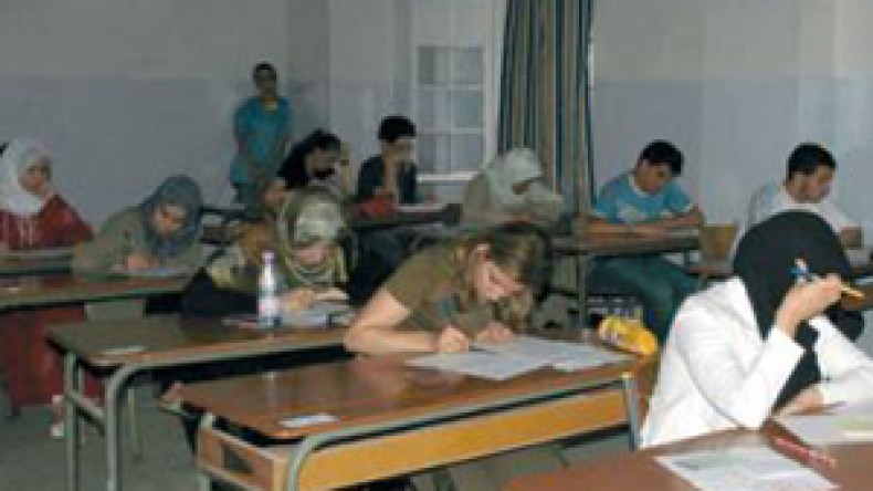 إضراب وطني يهدد امتحانات شهادتي البكالوريا والتعليم المتوسط