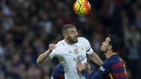 بن زيمة لم يردّد نشيد ” لا مارسياز” وبصق على الأرض