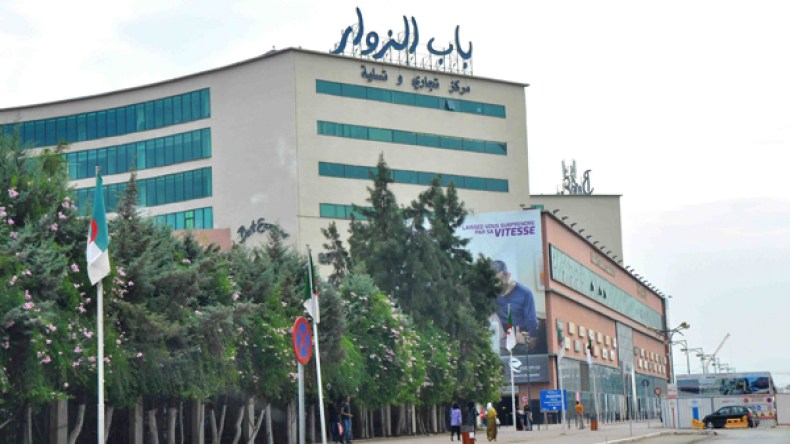 5 أشخاص يقتحمون محلا بباب الزوار للاستيلاء على 150 مليون