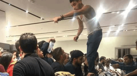 تدافع.. وسرقات وشجارات بالمراكز التجارية للظفر بـ”الصولد”