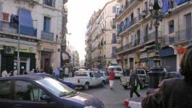 الأوساخ والفوضى تشوّهان وجه المدينة في غياب السلطات