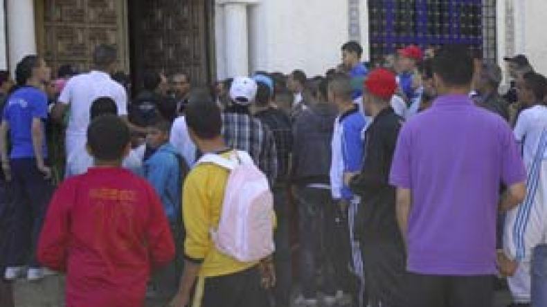 أنصار المولودية يحتجون أمام دائرة باب الوادي ويهددون بتحطيم مقر اتحاد العاصمة