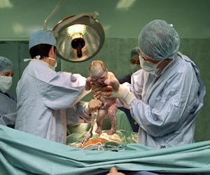 Doctor and bailiff involved in an international network of childrenâ€™s smuggling to France