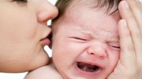 نصائح للتعامل مع نوبات بكاء الرضع