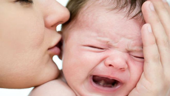 نصائح للتعامل مع نوبات بكاء الرضع