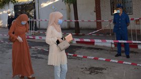 طلبة البكالوريا يظهرون في قمّة أناقتهم بكمامات جذابة