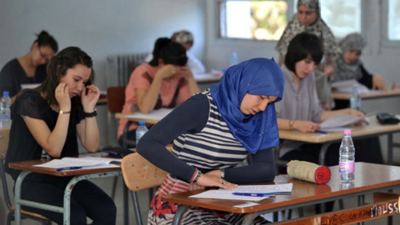 ‭‬تلاميذ‭ ‬أصيبوا‭ ‬بانخفاض‭ ‬في‭ ‬معدل‭ ‬السكر‭ ‬في‭ ‬الدم‭  ‬وآخرون‭ ‬مذعورون‭ ‬بسبب‭ ‬الحراسة‭ ‬المشددة