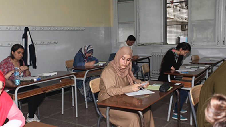 أسئلة “سهلة” في الآداب.. وغيابات بالجملة للحرّاس