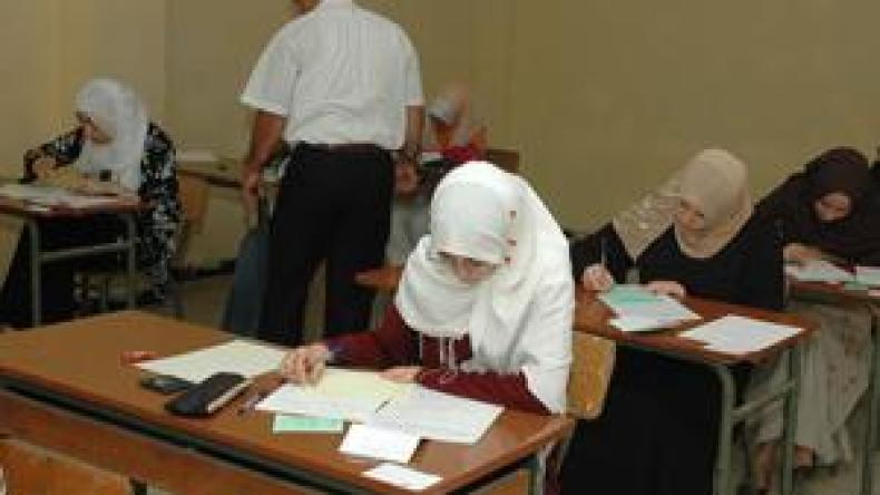 النقابات تمتعض من تعيين 10 مراقبين بمراكز البكالوريا