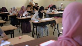 3 أعوان أمن بكل مركز امتحان لإحباط “غش الهواتف” في البكالوريا