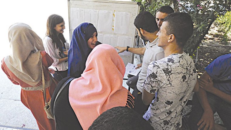 الرياضيون والعلميون “يسحقون” الأدبيين.. والإناث “يقهرن” الذكور