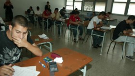 ثانويات‭ ‬موازية‭ ‬وورشات‭ ‬تقدم‭ ‬‮”‬العلم‮”‬‭ ‬في‭ ‬الأقبية‭ ‬والمستودعات