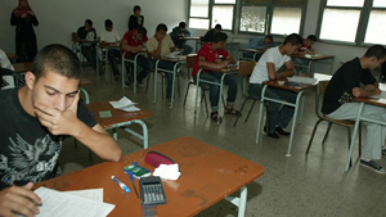 ثانويات‭ ‬موازية‭ ‬وورشات‭ ‬تقدم‭ ‬‮”‬العلم‮”‬‭ ‬في‭ ‬الأقبية‭ ‬والمستودعات