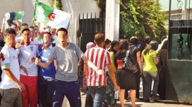 ممتحنون دخلوا بالأعلام الوطنية وآخرون سجلوا أهدافا في أوراق الإجابة