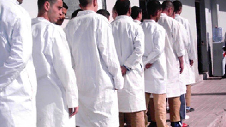 شيخ في الستين يجتاز الامتحان، ومعوق ومحافظ شرطة وموثق في قائمة المترشحين