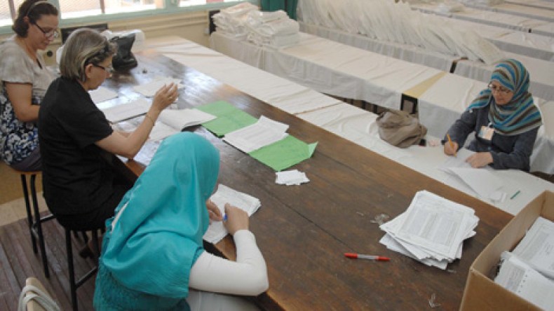 لجنة بابا أحمد تحقق مع الحراس ورؤساء مراكز إجراء البكالوريا