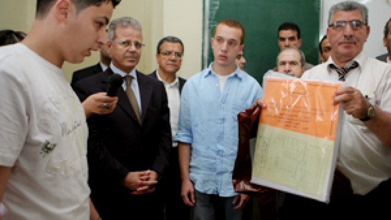 حرمان التلاميذ الغشاشين من الدراسة 5 سنوات