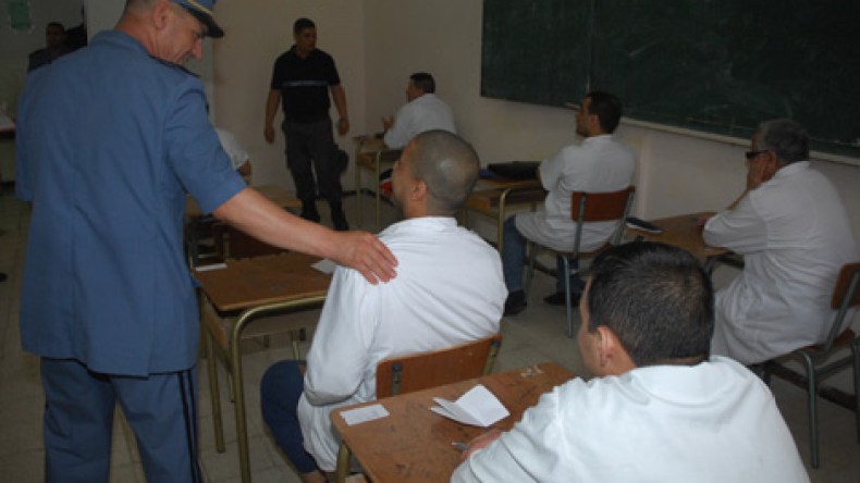 سجناء يصرخون: توبة وبكالوريا