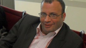 الكاتب الجزائري يقصي نفسه ويمارس اللوبيينغ من أجل تحطيم غيره