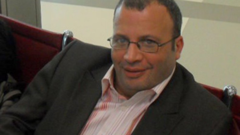 الكاتب الجزائري يقصي نفسه ويمارس اللوبيينغ من أجل تحطيم غيره