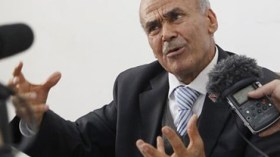 “أتشرف بالدفاع عن رموز نظام القذافي ولن أقوم بذلك مع بن علي وزبانيته”