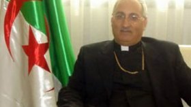 Ghaleb Badr       anime  une messe pour les  chrétiens       des communautés étrangères à l’église       de Tibhirine