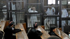 إعدامُ‮ ‬الإخوان أم ثورة‮ ‬25‮ ‬يناير؟