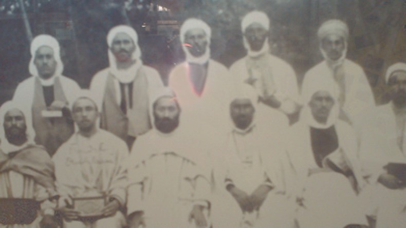 شريط فيديو نادر لعبد الحميد بن باديس في حفل موسيقي أندلسي