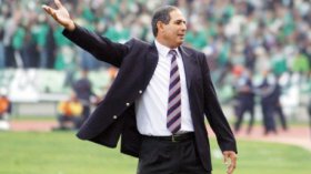 نحو رحيل بادو الزاكي عن تدريب مولودية وهران