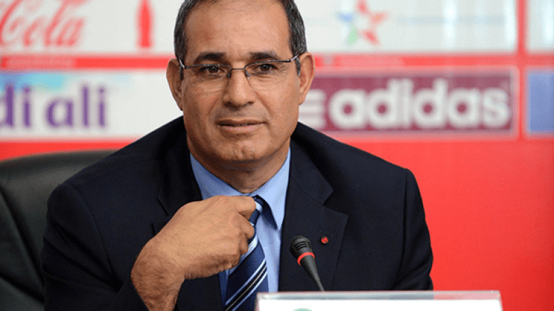 بادو الزاكي على رأس عارضة بلوزداد