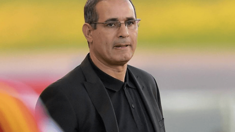 زاكي بادو يلمح إلى استعداده لتدريب “الخضر”