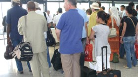 المغتربون يحّولون “فوضويا” 4 مليار أورو من أوروبا إلى الجزائر سنويا